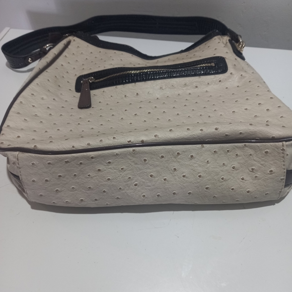 Guess cream black brown pebble leather shoulder back. - Picture 5 of 5